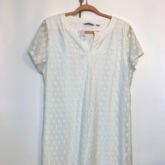 ISAACMIZRAHILIVE: BEAUTIFUL WHITE LACE OVER LAY MIDI DRESS. ABOVE KNEE. LARGE - Picture 1 of 6